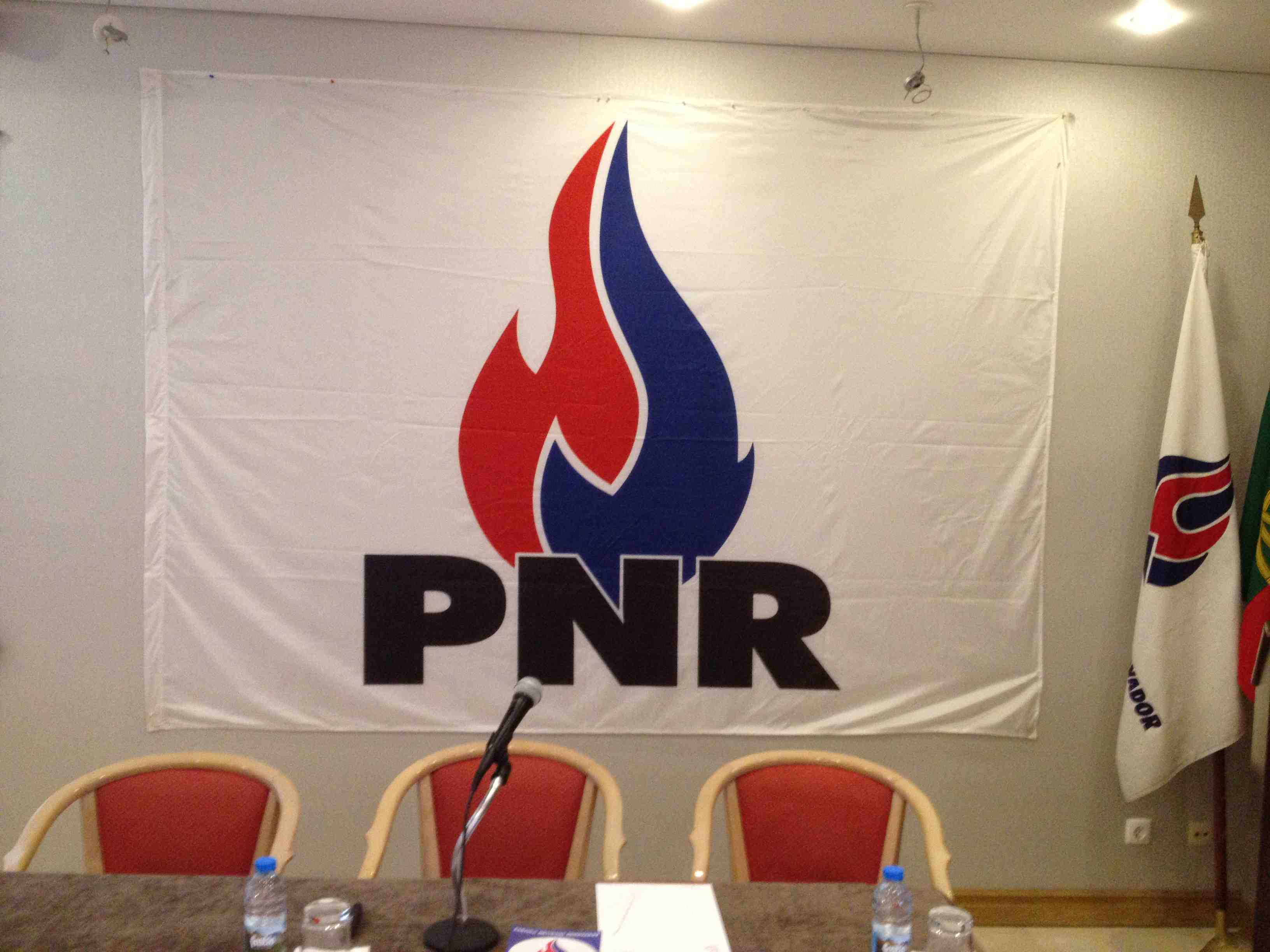 Le logo du PNR, proche de celui du Front national.